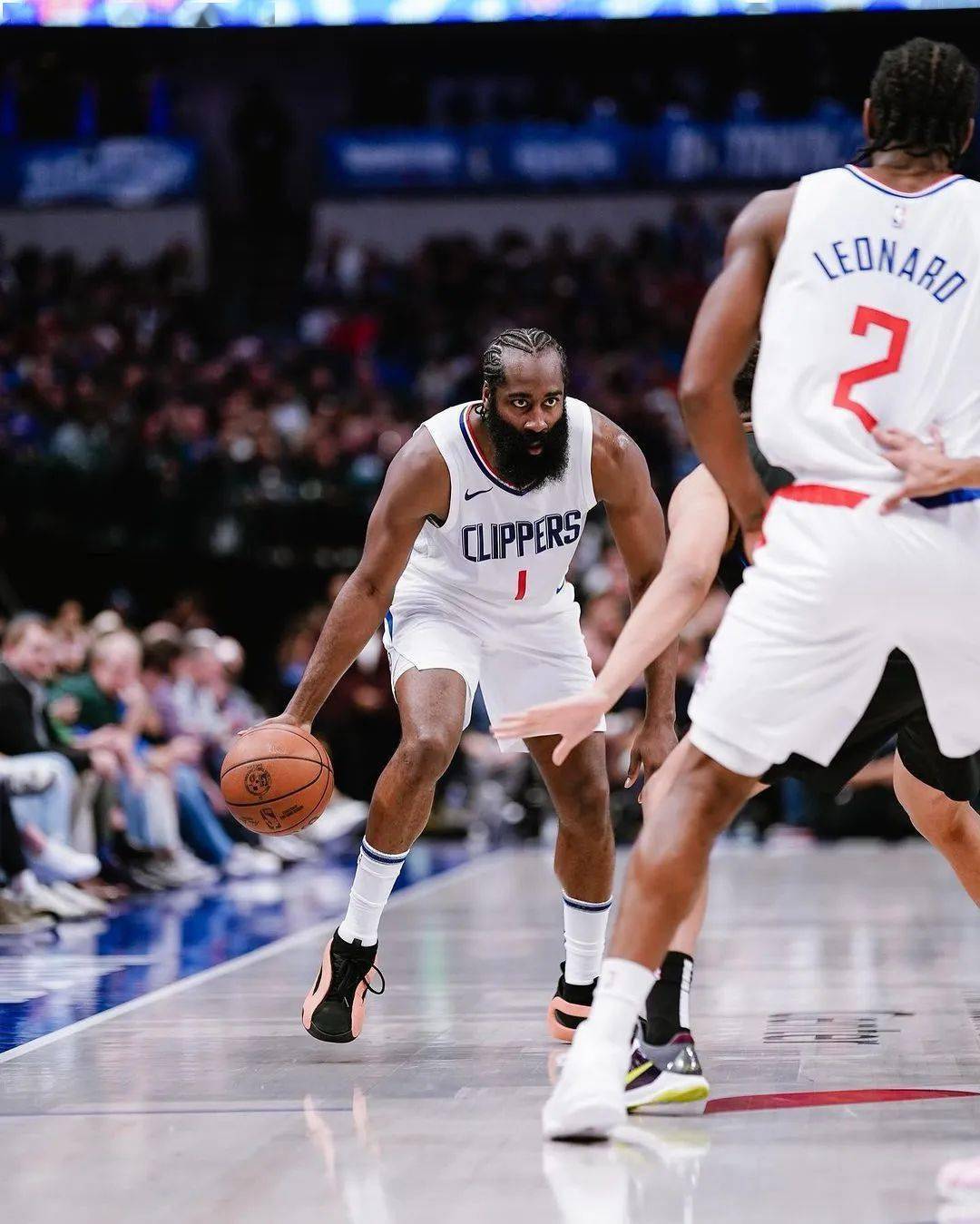 爱游戏体育 -风云突变！俄克拉荷马雷霆国际比赛日篮板制胜；欧超杯版图或变；质疑声仍在；临场指挥获称赞(达拉斯独行侠v俄克拉荷马雷霆队)