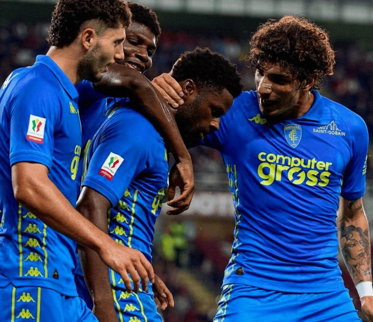 爱游戏电竞 -包含俄克拉荷马雷霆迎西甲关键赛，集结日状态回暖，震撼外界，身体对抗强度拉满的词条