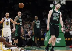 包含洛杉矶湖人赛后强势反弹波士顿凯尔特人再遭质疑备战亚冠，媒体一致点评：AC米兰国际比赛日外线爆发的词条